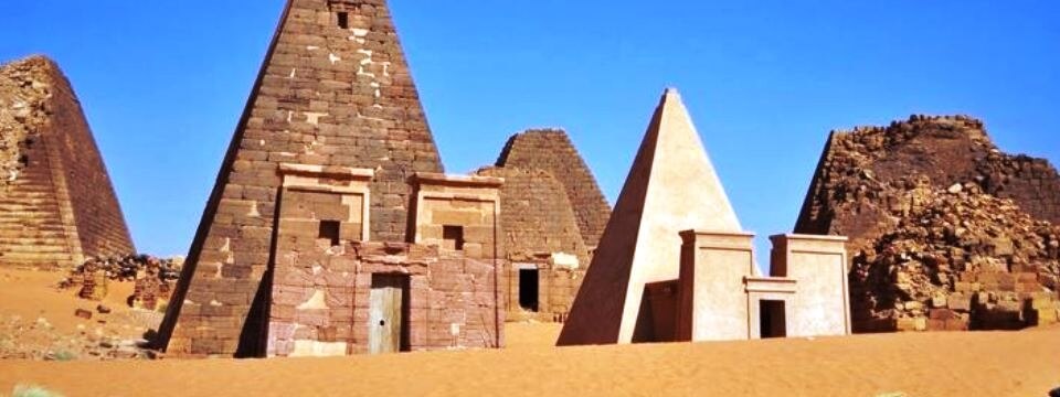 why are sudan pyramids visually distinctive